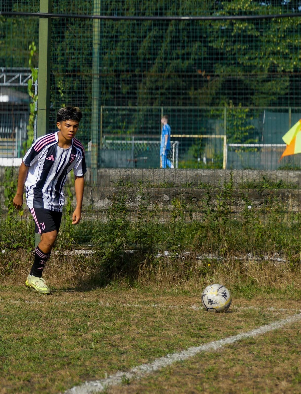 Eric approaching the ball for a corner