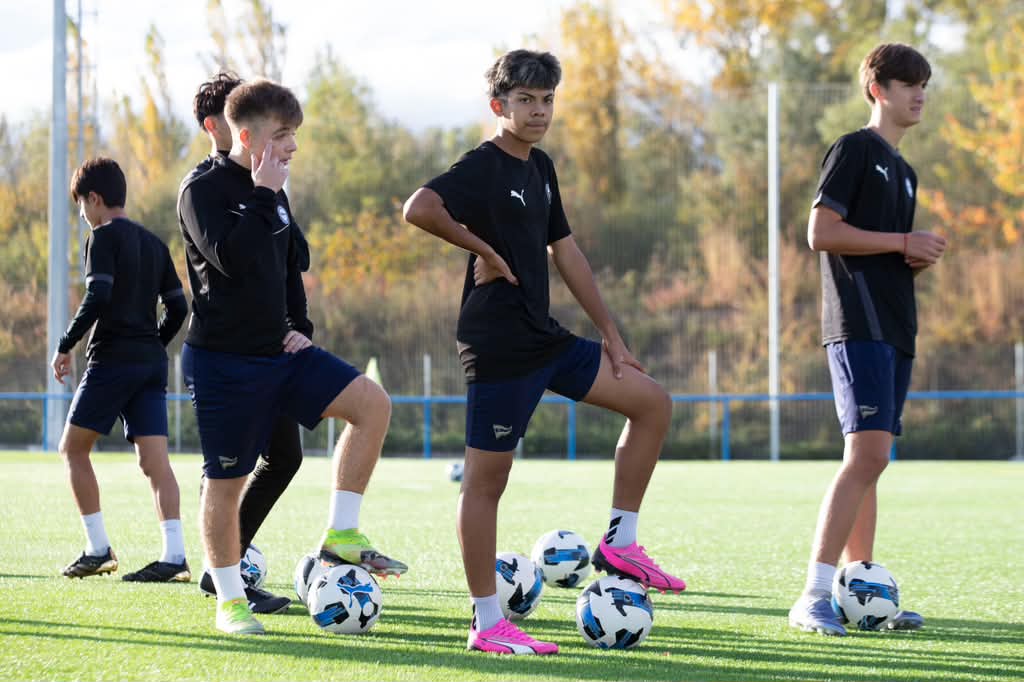 Stretching session at Deportivo Alavés